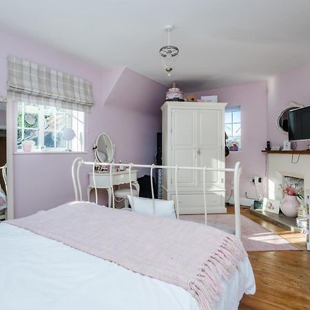 Pretty Country Home Dog Friendly On Request Henfield Exterior photo